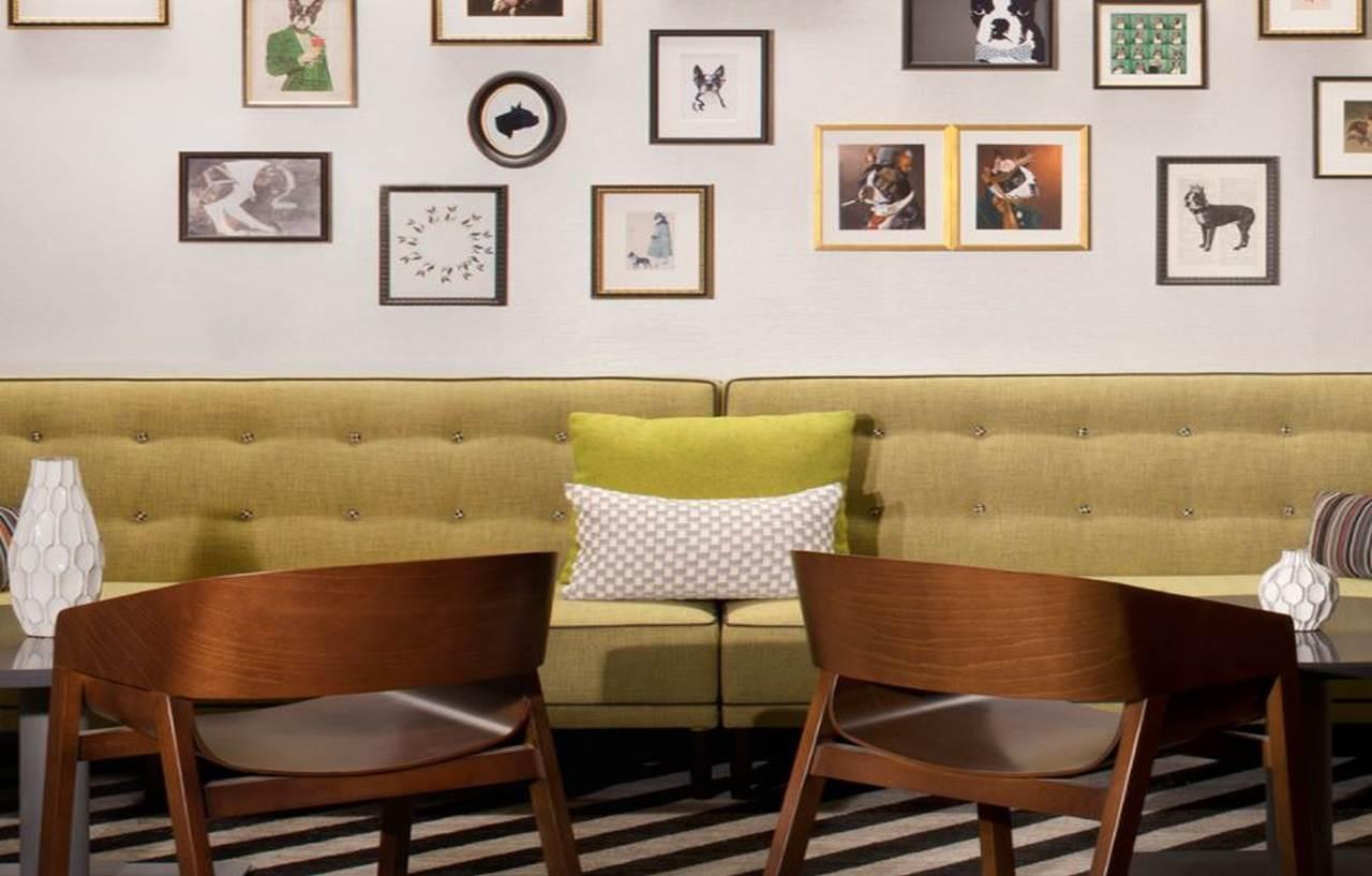 โรงแรมคอมมอนเวลท์ บอสตัน ภายนอก รูปภาพ The interior of the restaurant