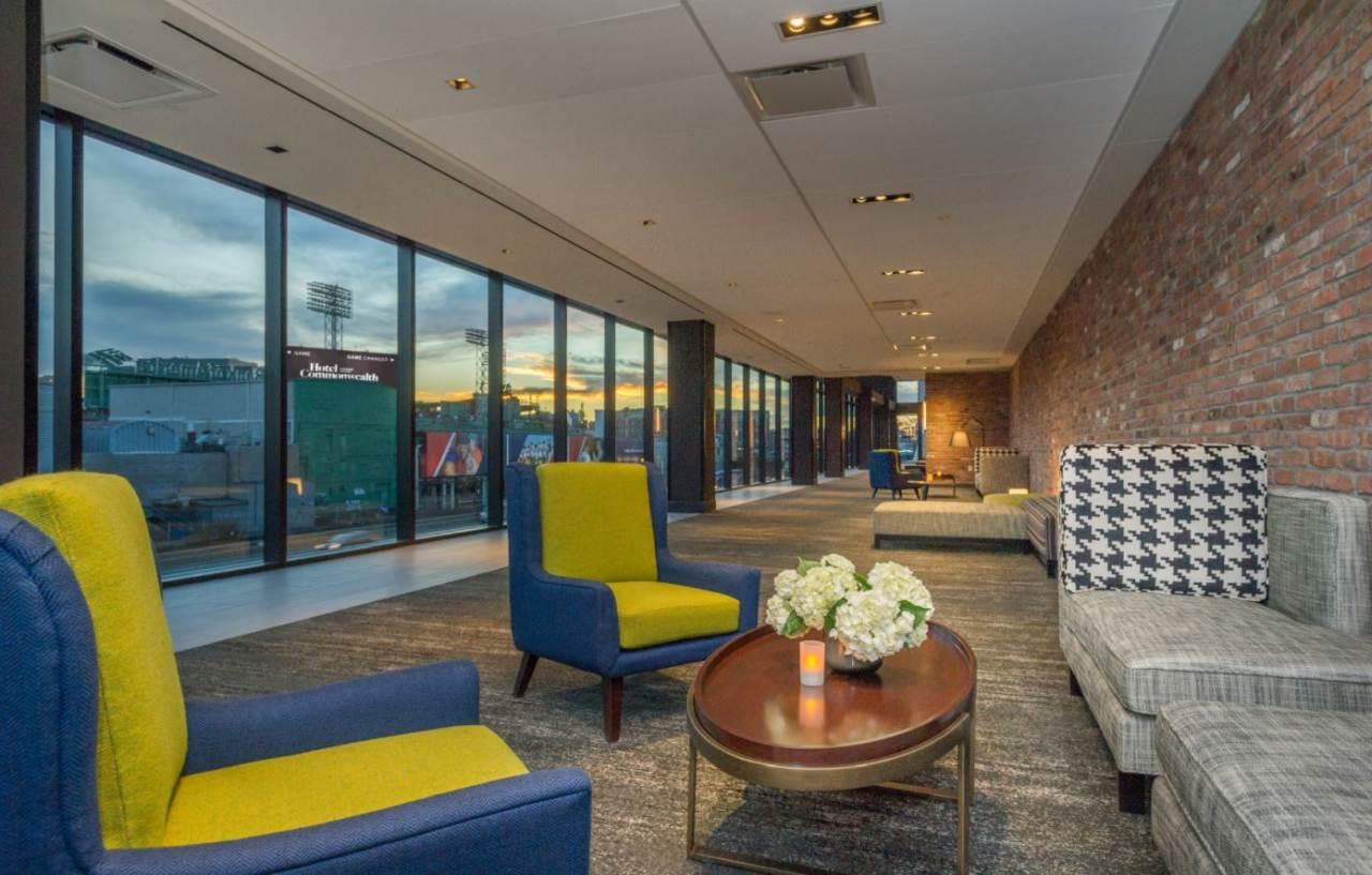 โรงแรมคอมมอนเวลท์ บอสตัน ภายนอก รูปภาพ The 10th floor lounge