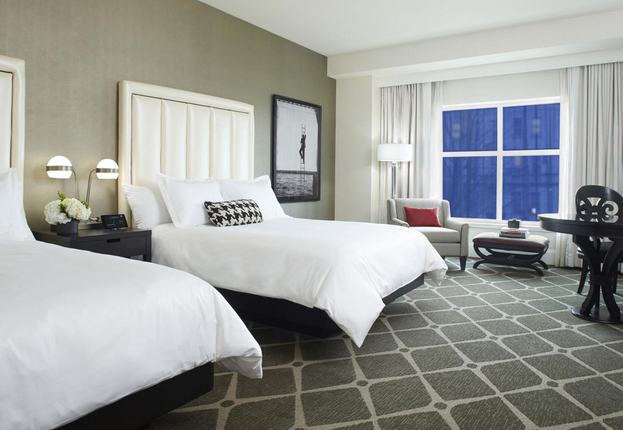 โรงแรมคอมมอนเวลท์ บอสตัน ภายนอก รูปภาพ A guest room at the Hotel Commonwealth