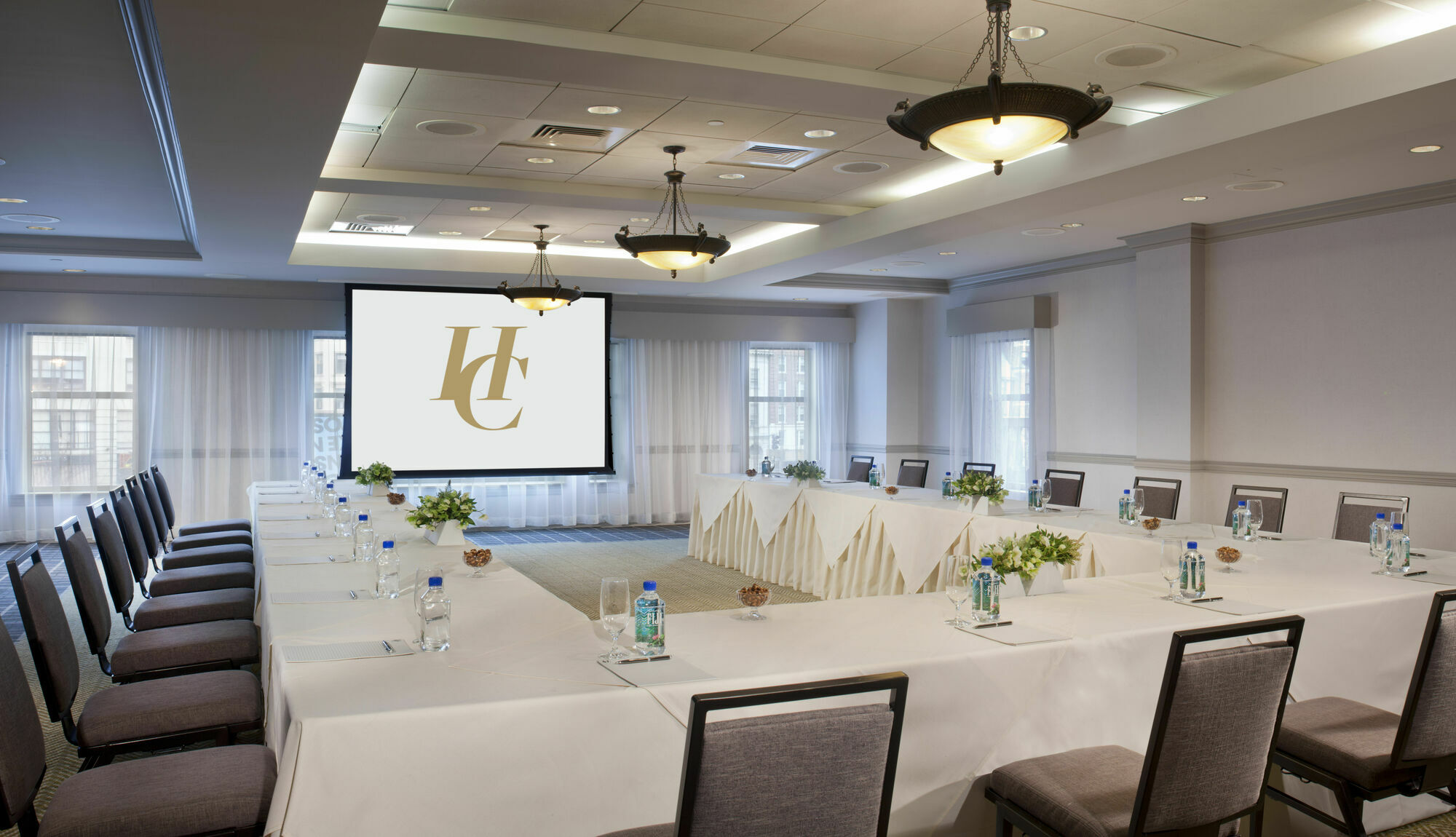 โรงแรมคอมมอนเวลท์ บอสตัน ภายนอก รูปภาพ Meeting room at the Kimpton Hotel in San Francisco