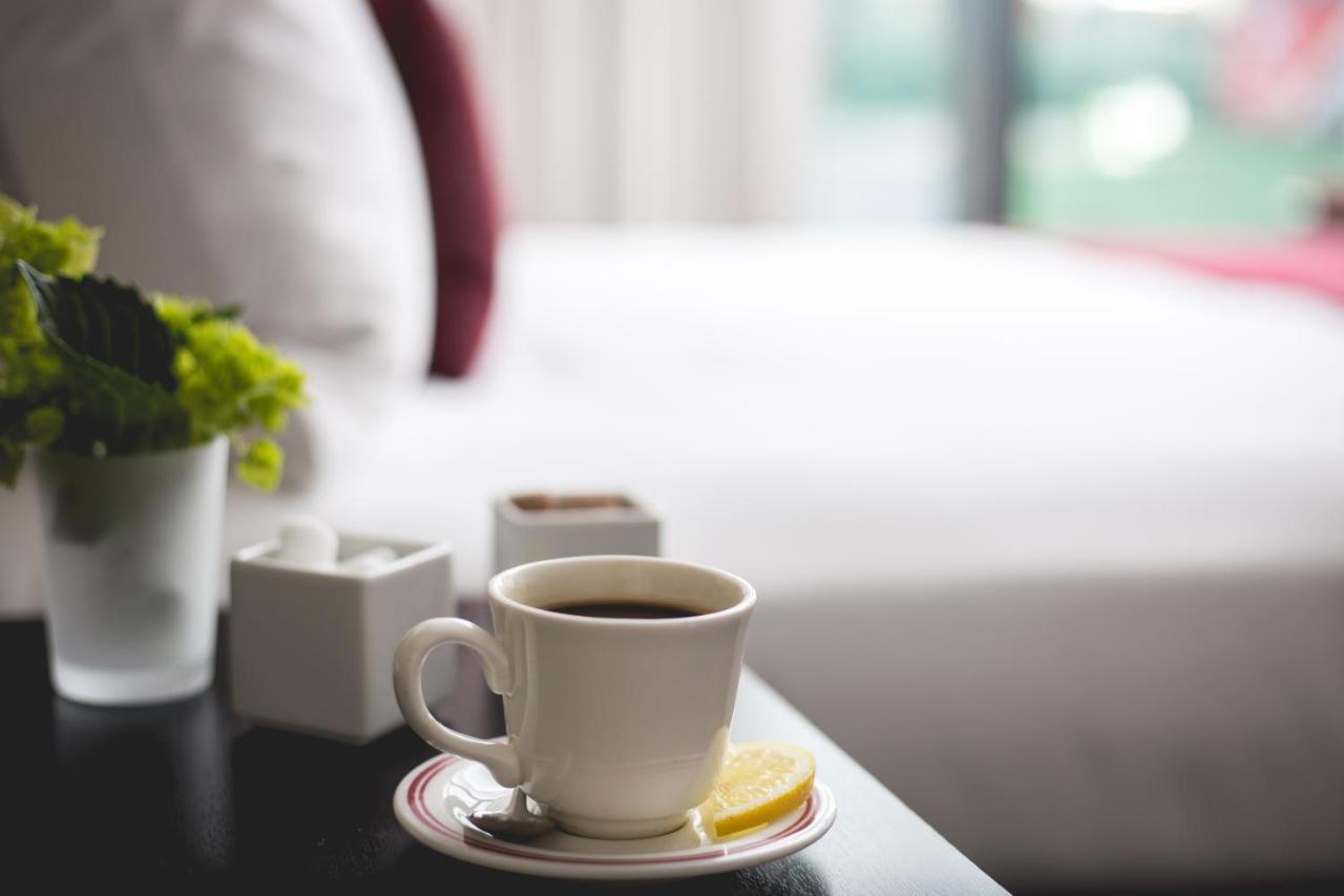 โรงแรมคอมมอนเวลท์ บอสตัน ภายนอก รูปภาพ A cup of coffee