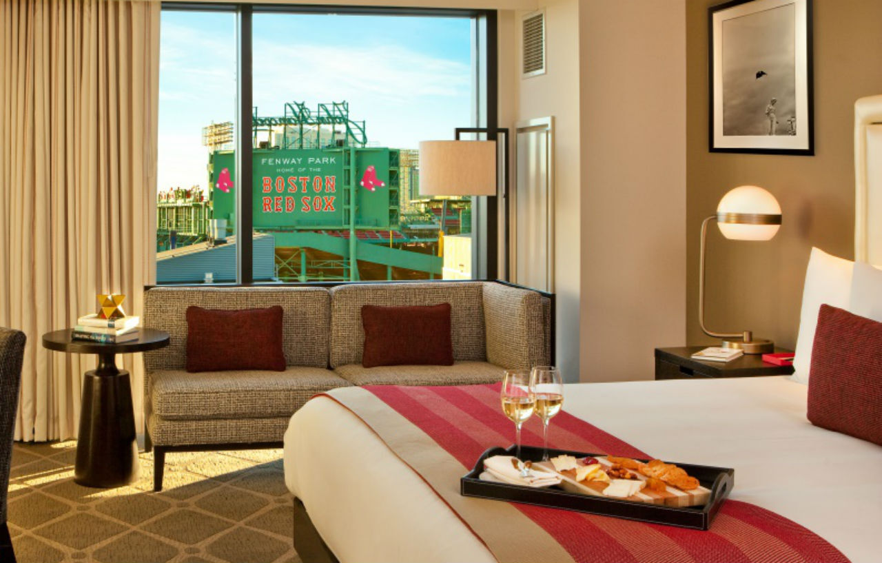 โรงแรมคอมมอนเวลท์ บอสตัน ภายนอก รูปภาพ A guest room at the Wynn
