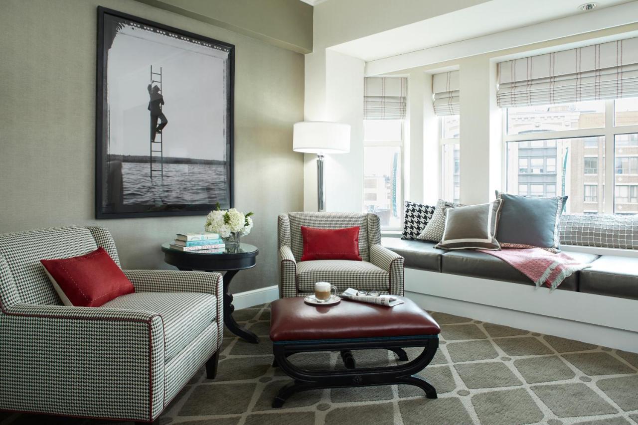 โรงแรมคอมมอนเวลท์ บอสตัน ห้อง รูปภาพ A living room at The Carlyle